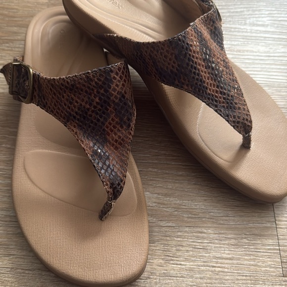 Aetrex Rita Sandals - Picture 3 of 9